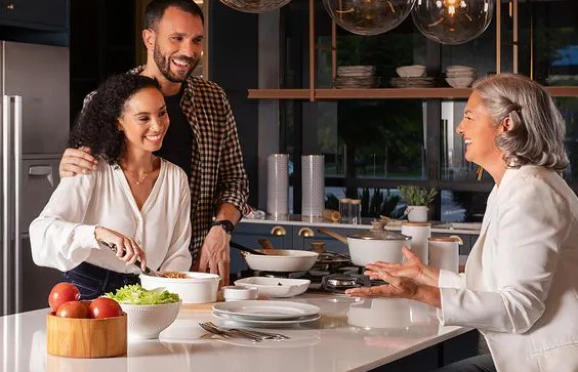 A cozinha costuma ser um local de interação social.